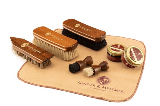 Langer & Messmer 8-teiliges Schuhpflegeset inkl. Pflegecremes und hochwertigen Rosshaarbrsten