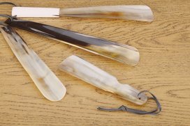 Genuine Shoehorn with Leather Loop ca. 18 cm - 31 cm