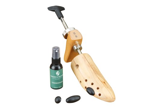 Langer & Messmer Two-Way Beechwood Shoe Stretcher for Women (Width & Length) incl. Leather Shoe Spray Size UK 6.5-8.5